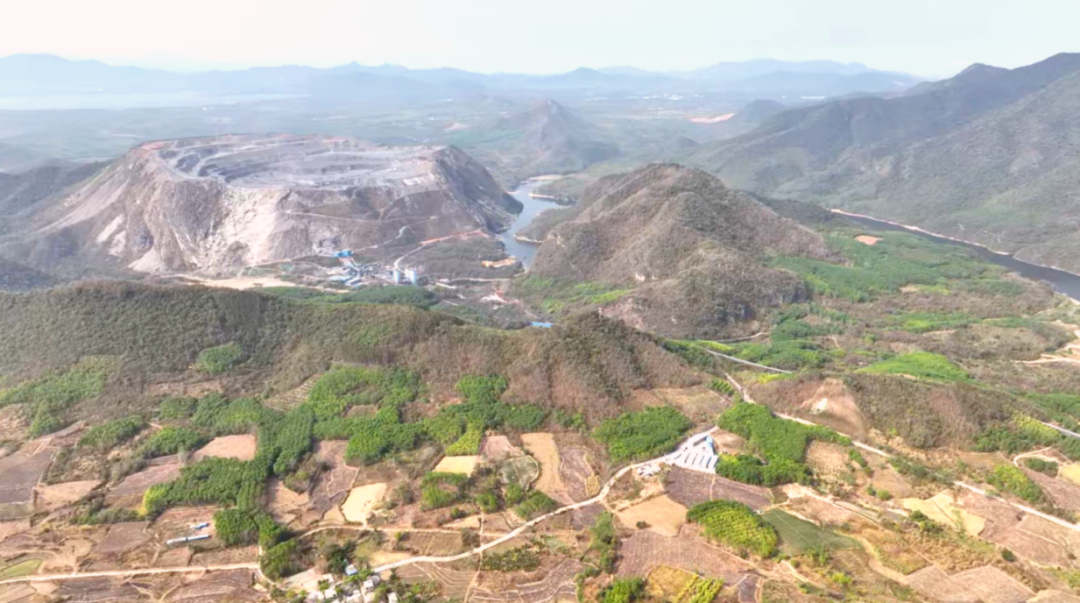 成本重构与科技赋能：看纯电矿卡如何助力矿山升级转型？